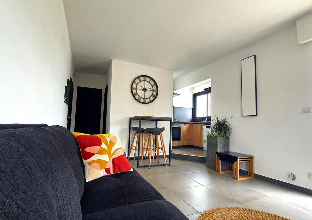 Rooftop - L'Appartement En Haut Saint-Denis Luaran gambar